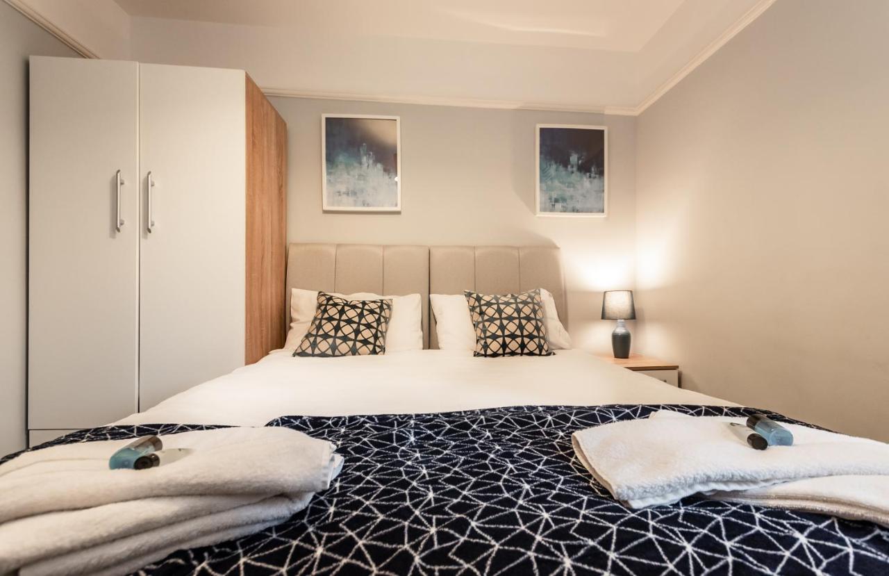 Best Price! Perfect Gunwharf Accommodation - 5 Single Beds Or Kingsize Free Parking Portsmouth Zewnętrze zdjęcie