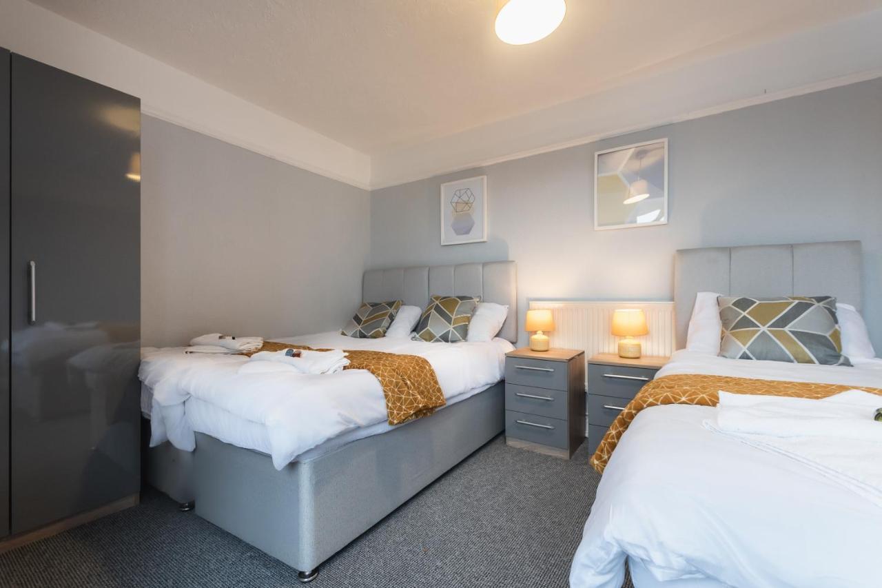 Best Price! Perfect Gunwharf Accommodation - 5 Single Beds Or Kingsize Free Parking Portsmouth Zewnętrze zdjęcie