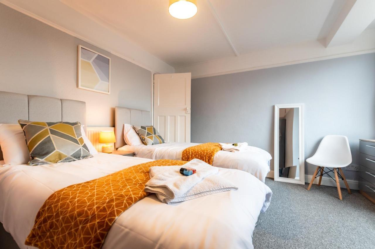 Best Price! Perfect Gunwharf Accommodation - 5 Single Beds Or Kingsize Free Parking Portsmouth Zewnętrze zdjęcie