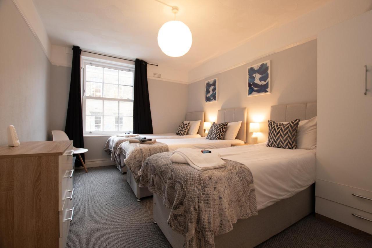 Best Price! Perfect Gunwharf Accommodation - 5 Single Beds Or Kingsize Free Parking Portsmouth Zewnętrze zdjęcie