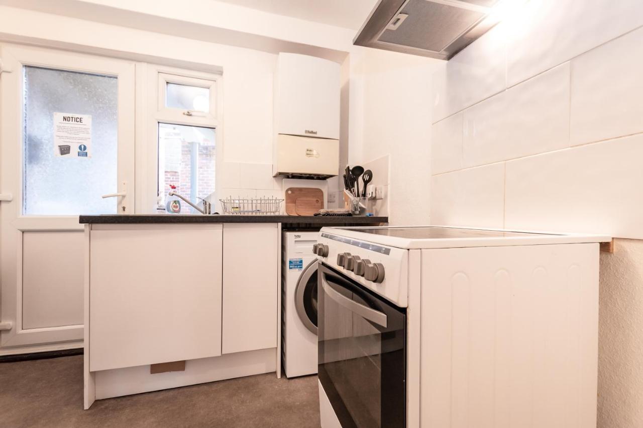 Best Price! Perfect Gunwharf Accommodation - 5 Single Beds Or Kingsize Free Parking Portsmouth Zewnętrze zdjęcie