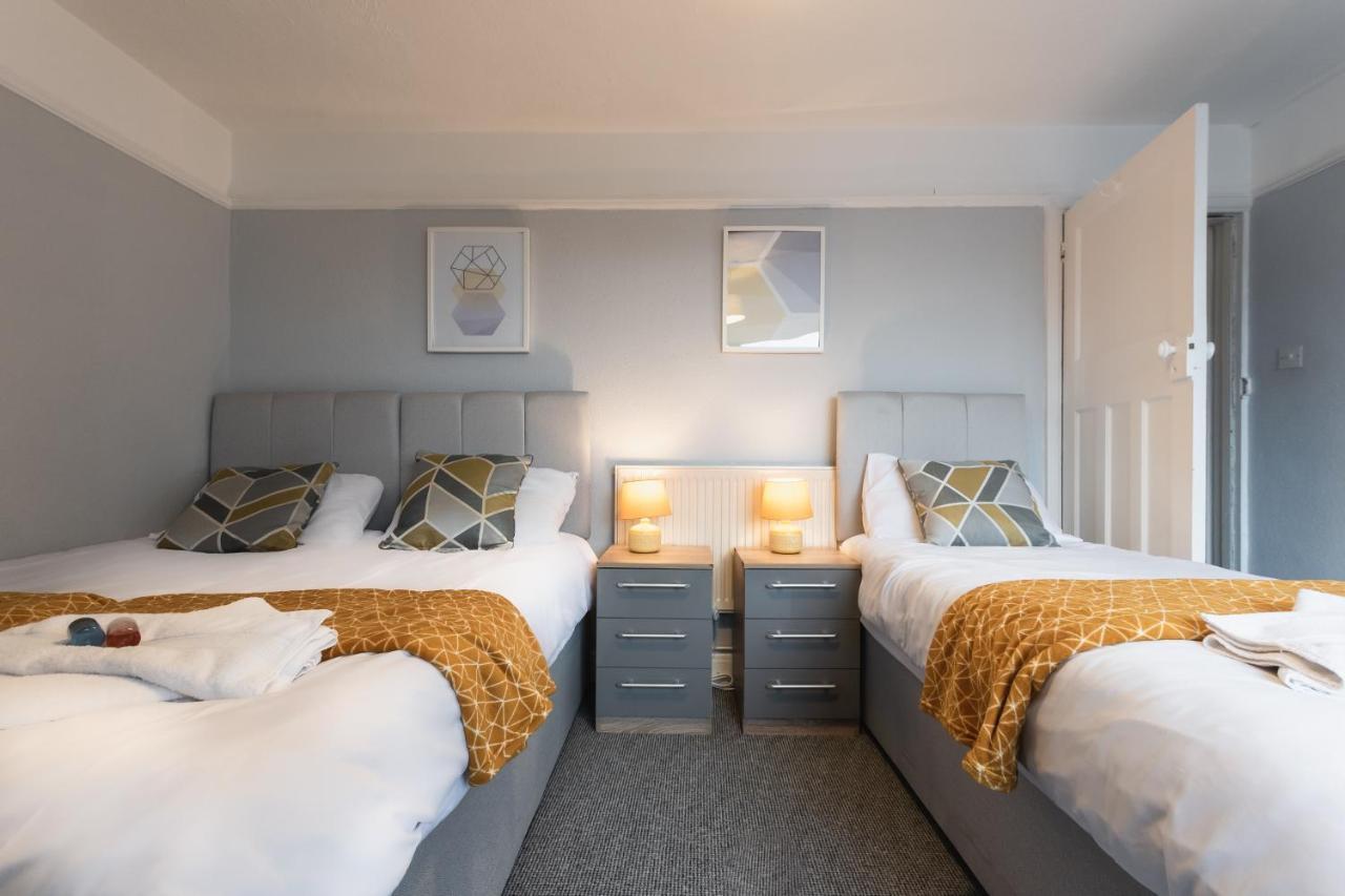 Best Price! Perfect Gunwharf Accommodation - 5 Single Beds Or Kingsize Free Parking Portsmouth Zewnętrze zdjęcie