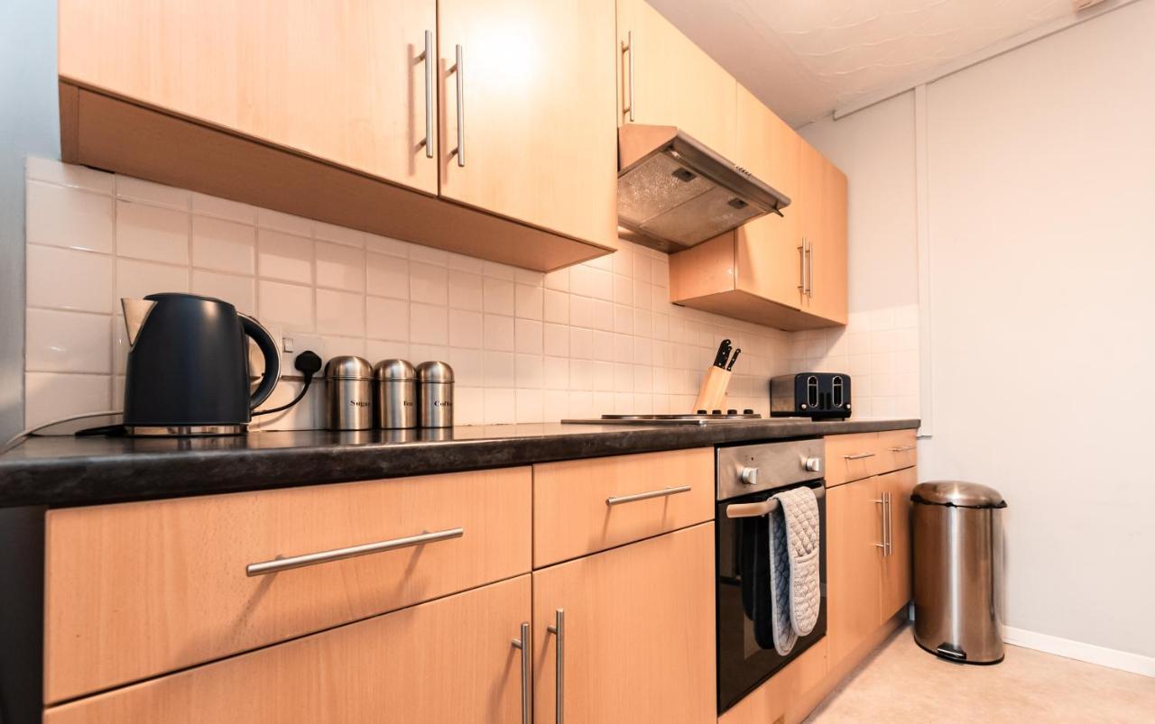 Best Price! Perfect Gunwharf Accommodation - 5 Single Beds Or Kingsize Free Parking Portsmouth Zewnętrze zdjęcie