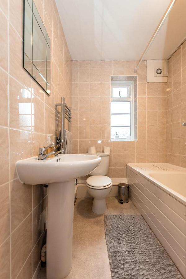 Best Price! Perfect Gunwharf Accommodation - 5 Single Beds Or Kingsize Free Parking Portsmouth Zewnętrze zdjęcie