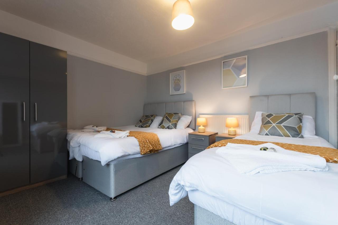 Best Price! Perfect Gunwharf Accommodation - 5 Single Beds Or Kingsize Free Parking Portsmouth Zewnętrze zdjęcie