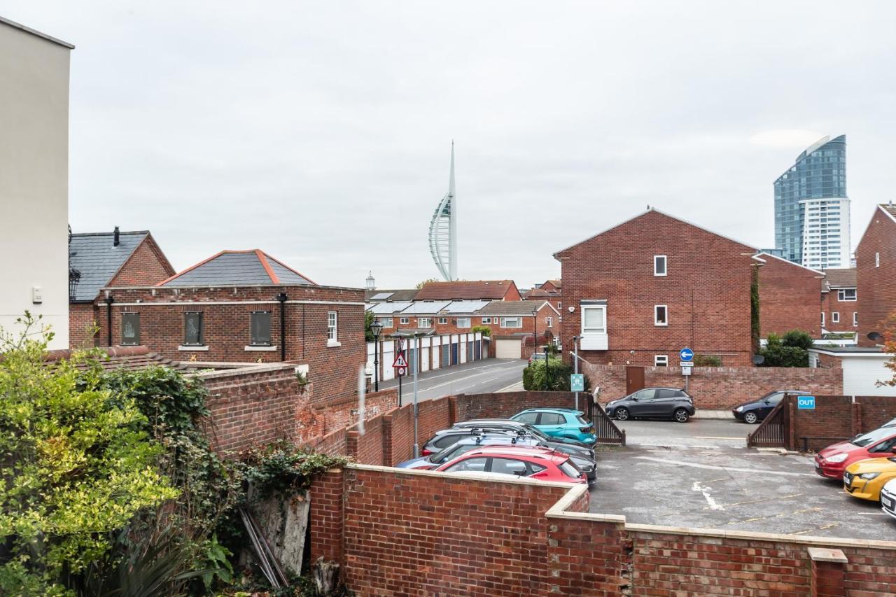 Best Price! Perfect Gunwharf Accommodation - 5 Single Beds Or Kingsize Free Parking Portsmouth Zewnętrze zdjęcie