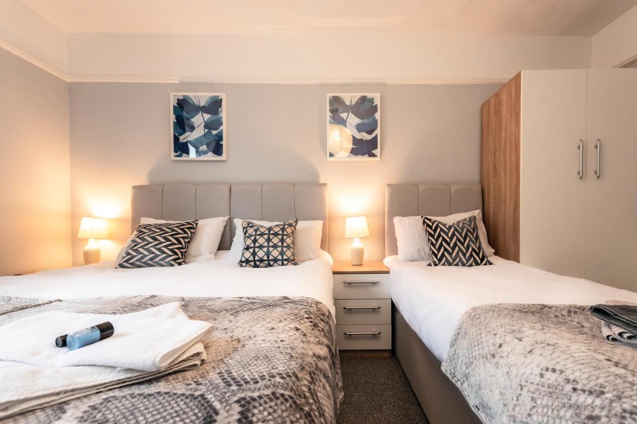 Best Price! Perfect Gunwharf Accommodation - 5 Single Beds Or Kingsize Free Parking Portsmouth Zewnętrze zdjęcie