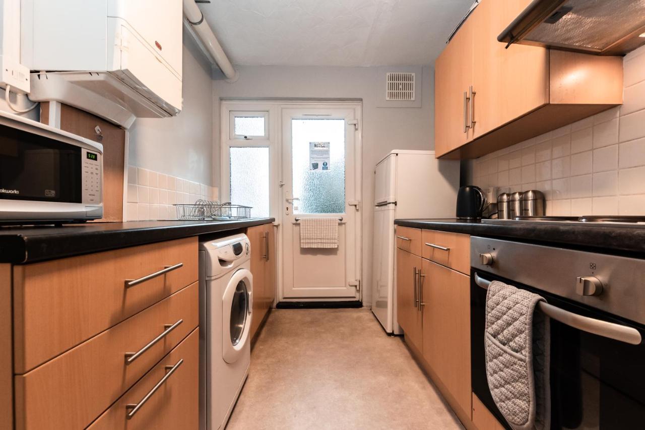 Best Price! Perfect Gunwharf Accommodation - 5 Single Beds Or Kingsize Free Parking Portsmouth Zewnętrze zdjęcie
