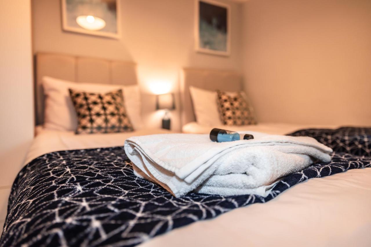 Best Price! Perfect Gunwharf Accommodation - 5 Single Beds Or Kingsize Free Parking Portsmouth Zewnętrze zdjęcie