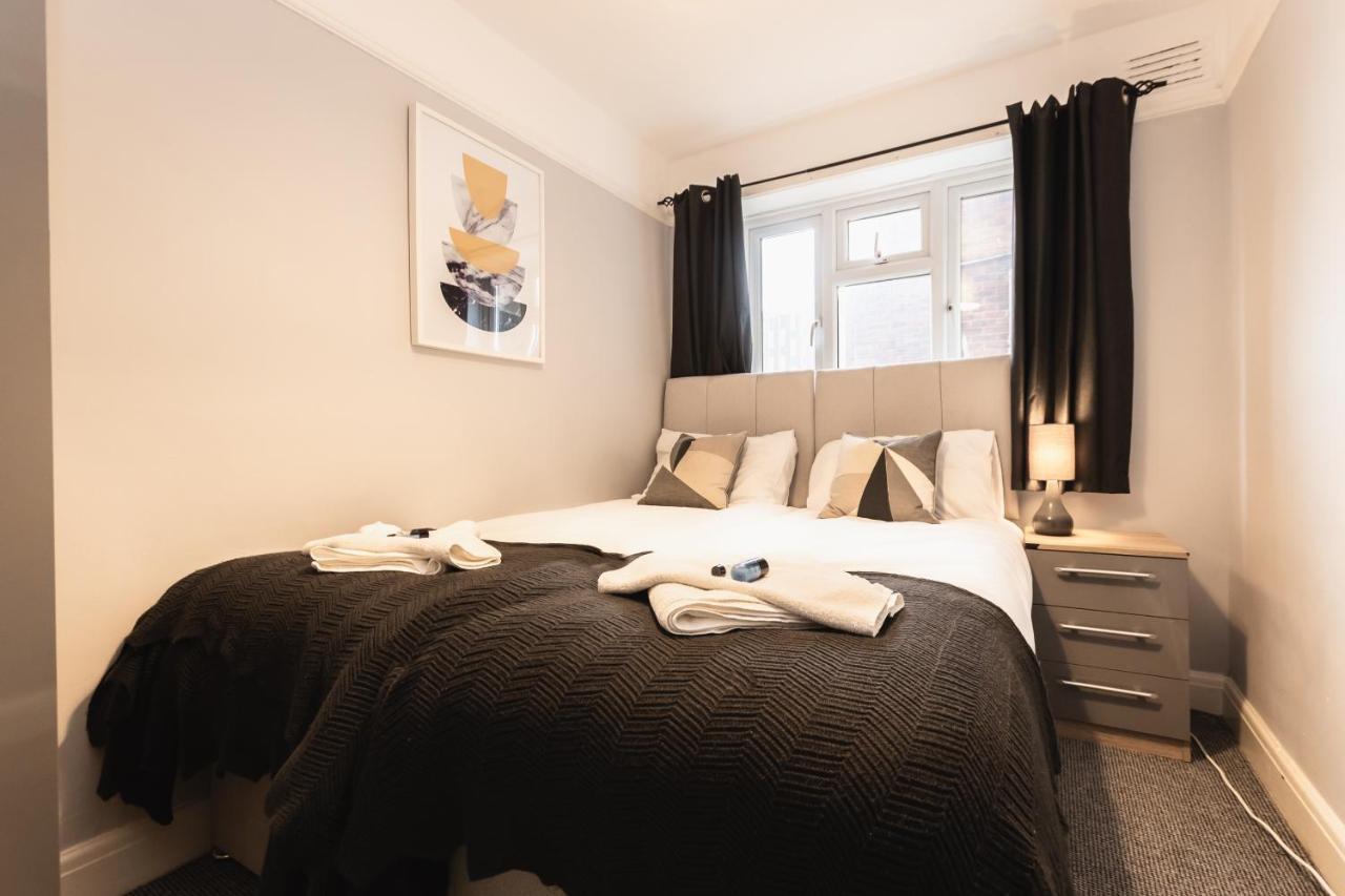Best Price! Perfect Gunwharf Accommodation - 5 Single Beds Or Kingsize Free Parking Portsmouth Zewnętrze zdjęcie