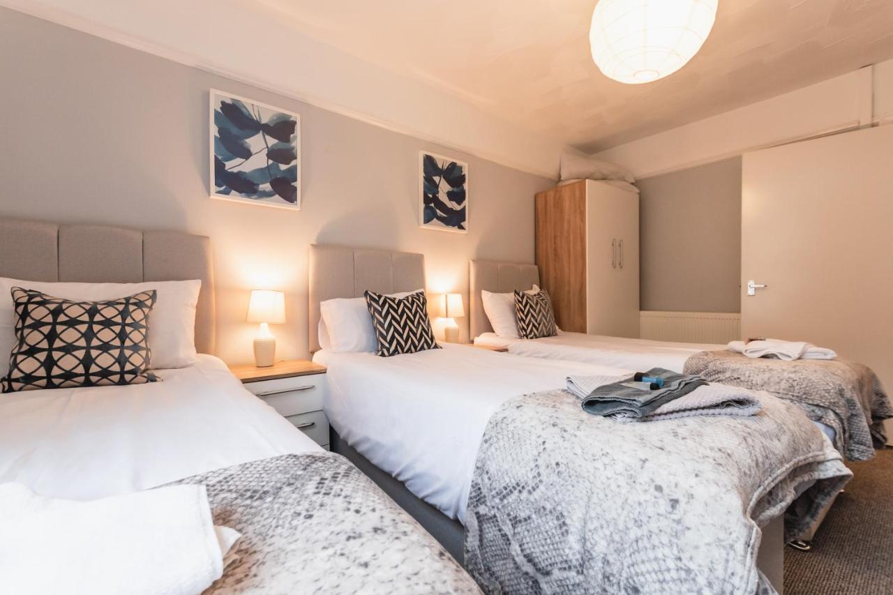 Best Price! Perfect Gunwharf Accommodation - 5 Single Beds Or Kingsize Free Parking Portsmouth Zewnętrze zdjęcie