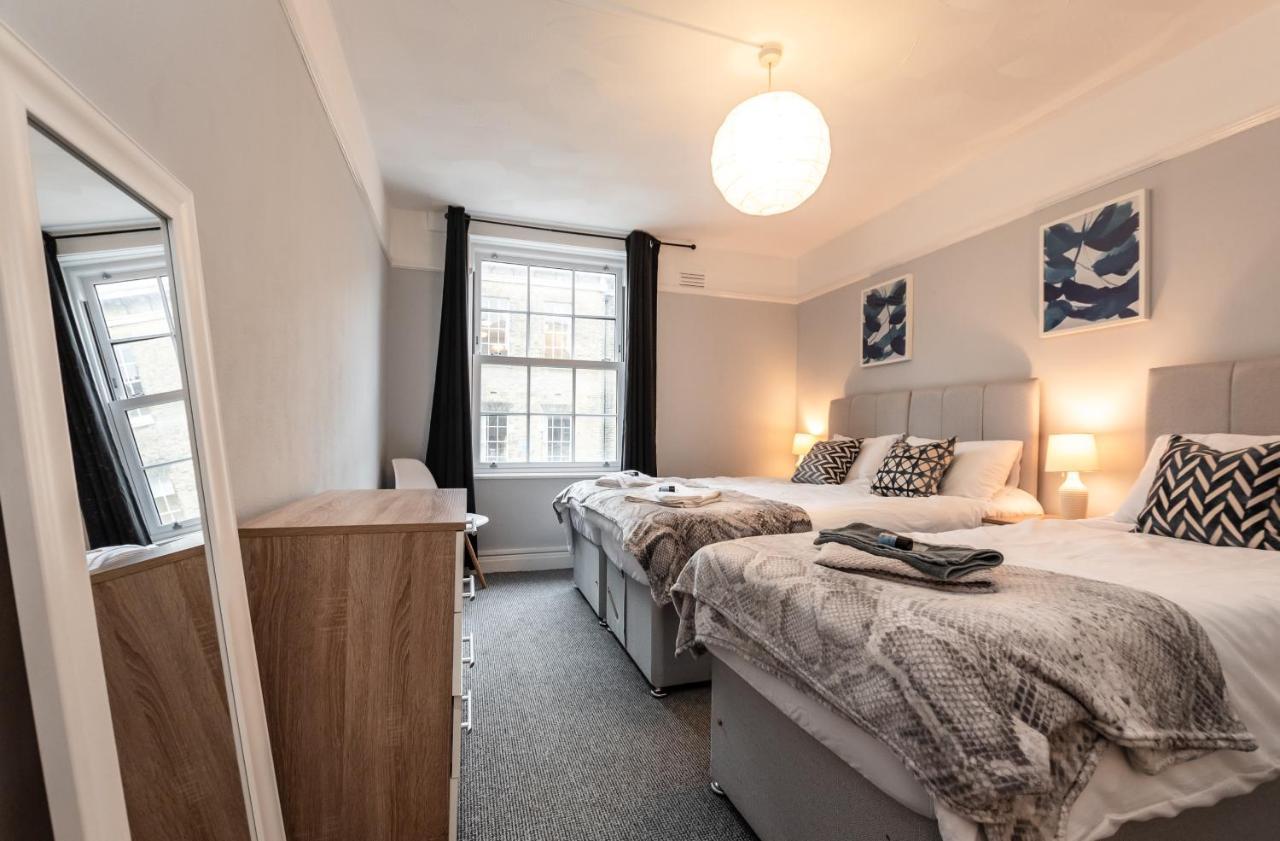 Best Price! Perfect Gunwharf Accommodation - 5 Single Beds Or Kingsize Free Parking Portsmouth Zewnętrze zdjęcie