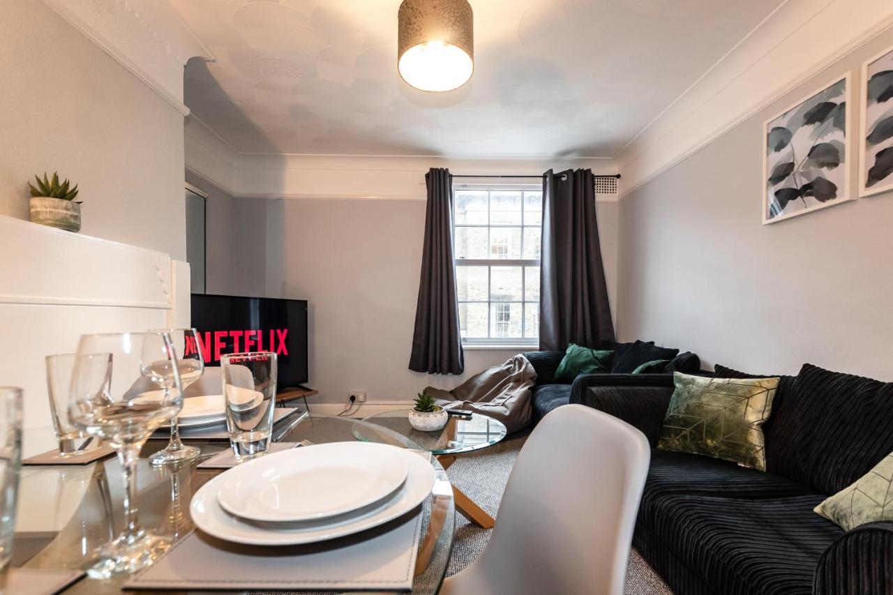 Best Price! Perfect Gunwharf Accommodation - 5 Single Beds Or Kingsize Free Parking Portsmouth Zewnętrze zdjęcie