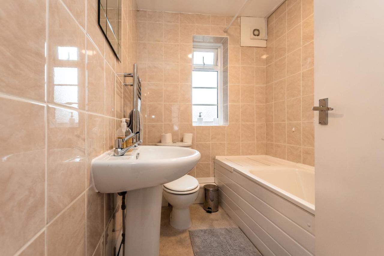 Best Price! Perfect Gunwharf Accommodation - 5 Single Beds Or Kingsize Free Parking Portsmouth Zewnętrze zdjęcie