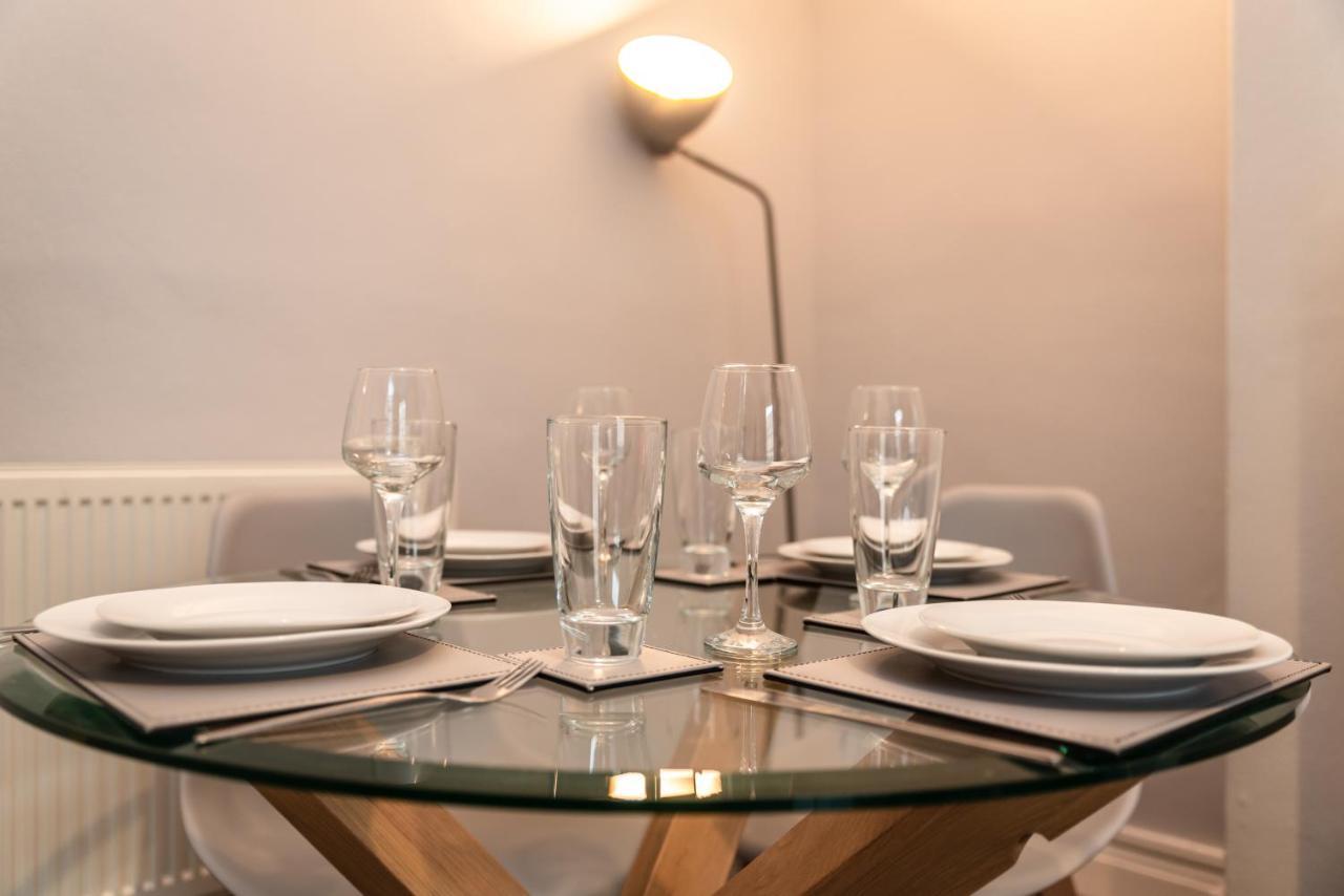 Best Price! Perfect Gunwharf Accommodation - 5 Single Beds Or Kingsize Free Parking Portsmouth Zewnętrze zdjęcie