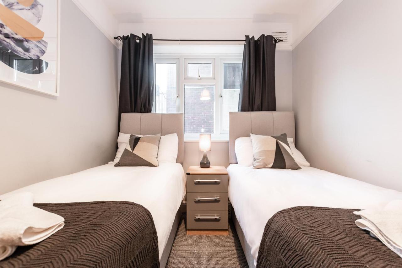Best Price! Perfect Gunwharf Accommodation - 5 Single Beds Or Kingsize Free Parking Portsmouth Zewnętrze zdjęcie