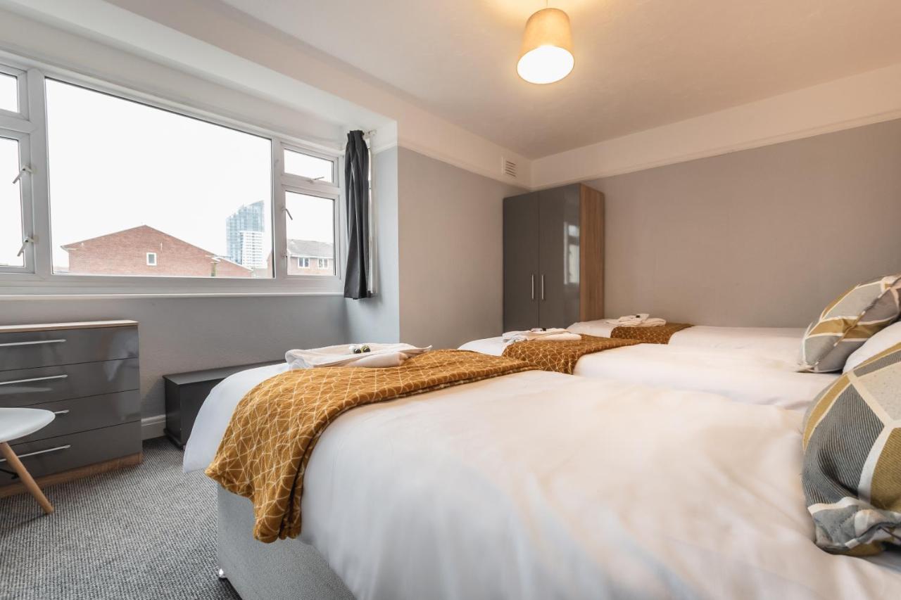 Best Price! Perfect Gunwharf Accommodation - 5 Single Beds Or Kingsize Free Parking Portsmouth Zewnętrze zdjęcie