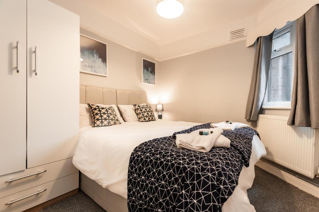 Best Price! Perfect Gunwharf Accommodation - 5 Single Beds Or Kingsize Free Parking Portsmouth Zewnętrze zdjęcie