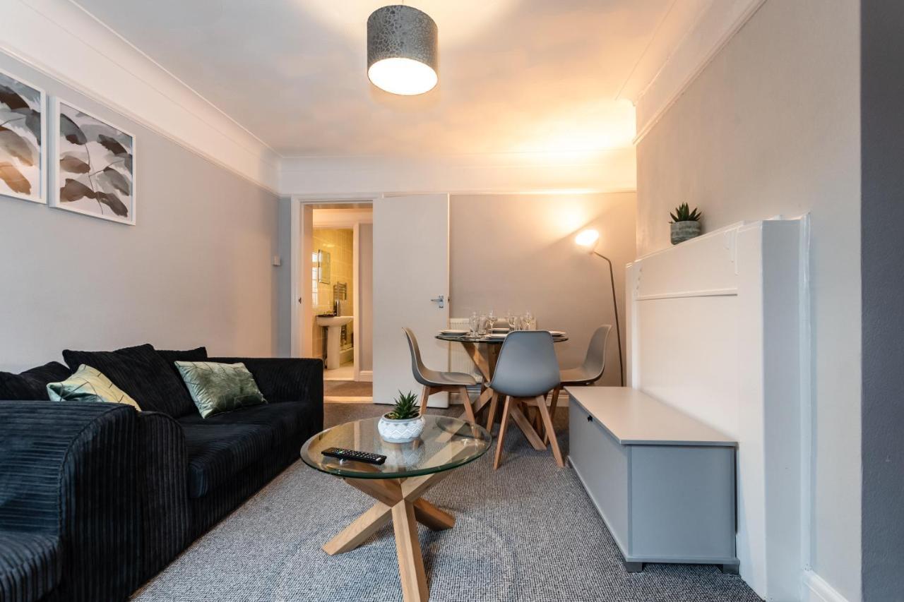 Best Price! Perfect Gunwharf Accommodation - 5 Single Beds Or Kingsize Free Parking Portsmouth Zewnętrze zdjęcie